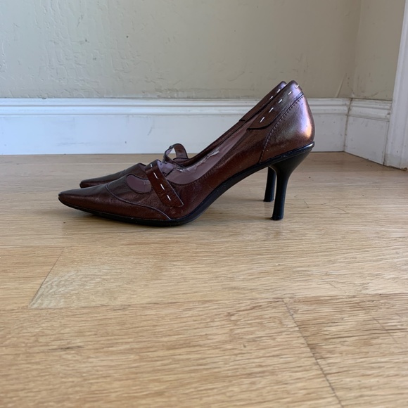 Kenneth Cole Reaction Pointy Heels - Picture 4 of 8